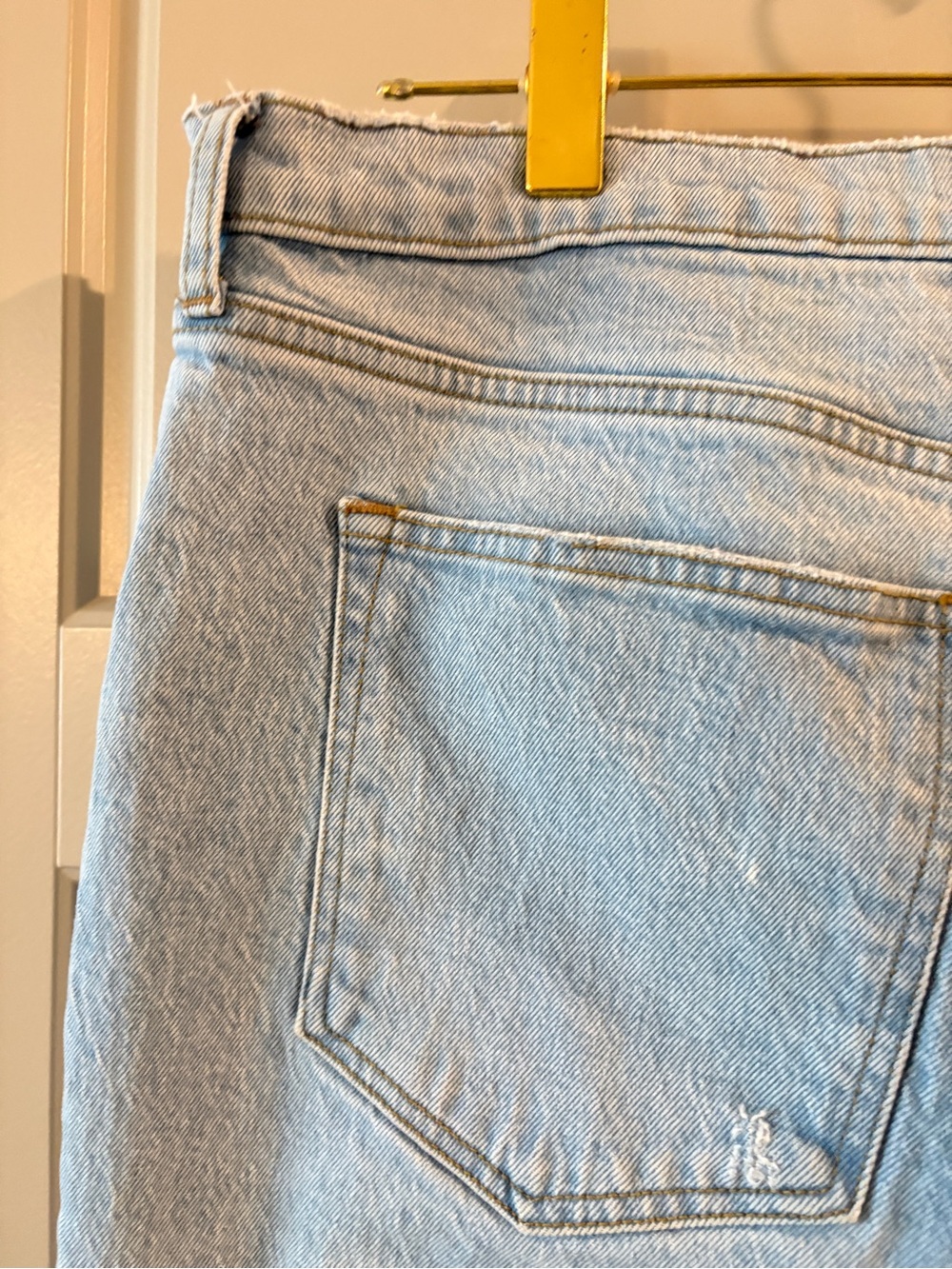 Abercrombie & Fitch 90s Straight Ultra High Rise Light Wash Side Slit Hem 16 - Picture 10 of 15